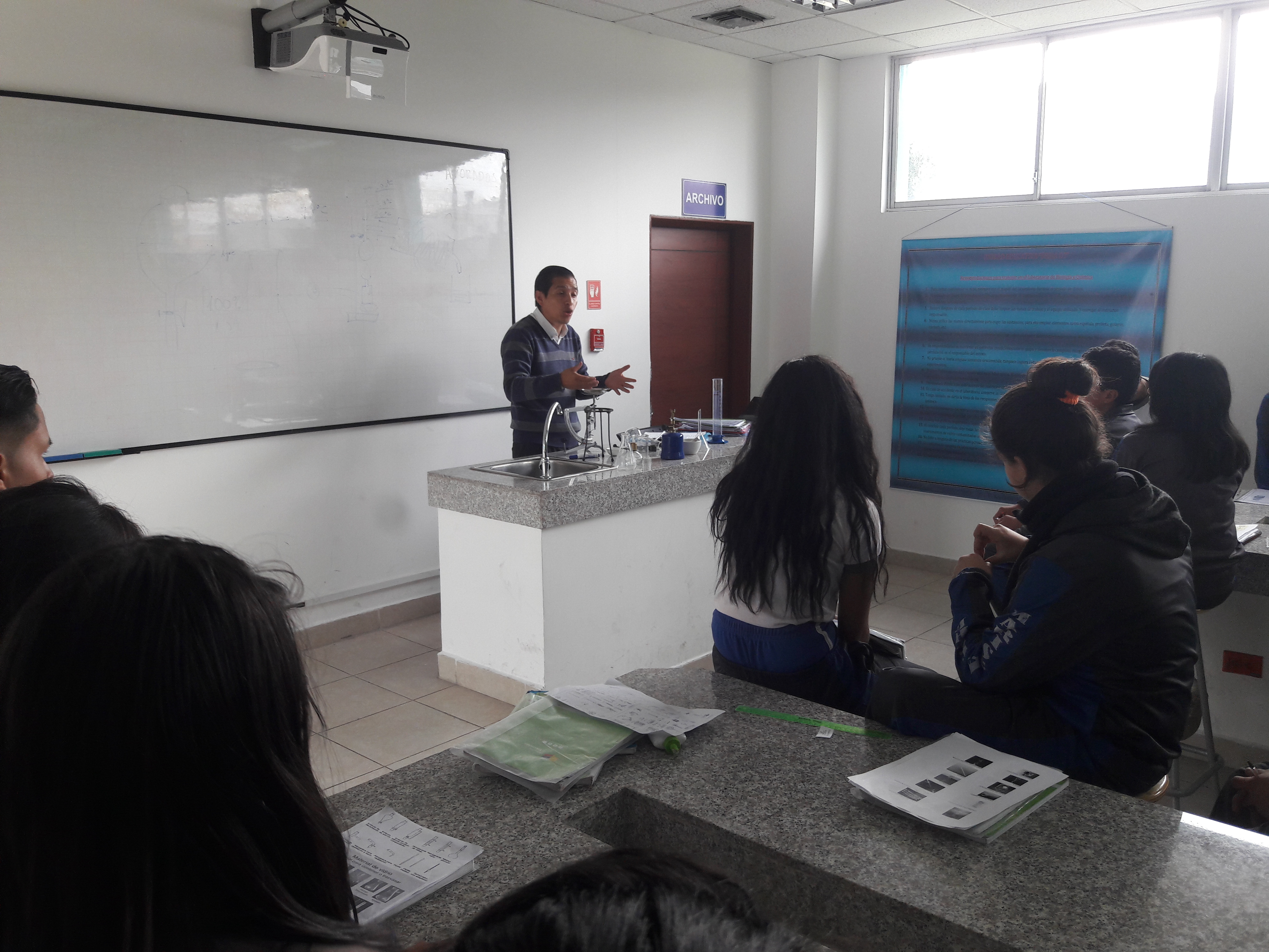 Entorno Virtual de Aprendizaje de Práctica de laboratorio de Química 2 de Bachillerato 